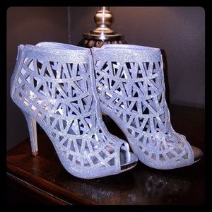 BNIB! Bonnibel CLEO Silver Glitter Caged Stilettos